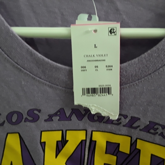 NBA LA Lakers Bleached Cropped Graphic Tee NWT - Picture 6 of 7